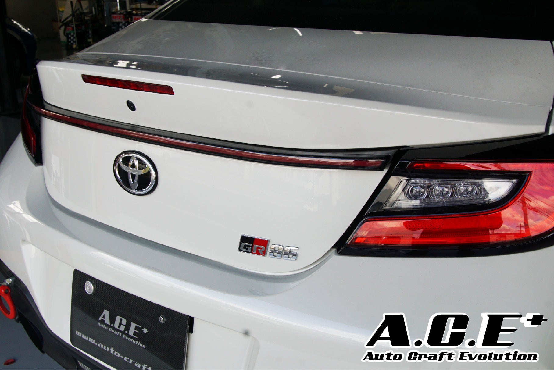 LEDリヤガーニッシュ(GR86/BRZ)1625 | ロータリー、トヨタ車